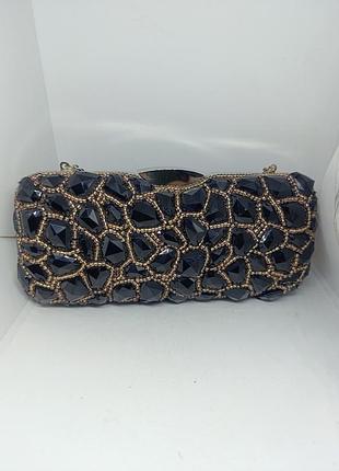 Каркасная сумочка с выбивкой бисером и бусинами