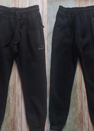 Спортивні штани на флісі для підлітків 146 152 158 164 170 176 чорні базові зима grace