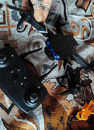 Дрон з камерою