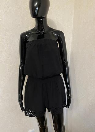 Нереально гарний ромпер стиль база на літо, вибиті шортики з низу.