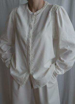 Блузка с кружевом