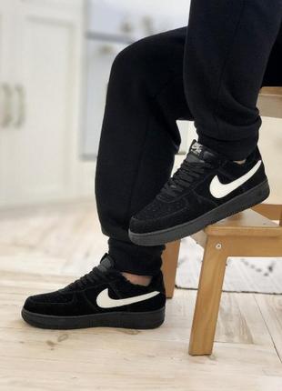 Классные женские кроссовки nike air force black fur чёрные зимние2 фото