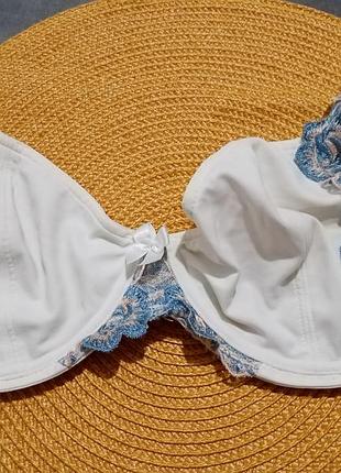 Бюстгальтер