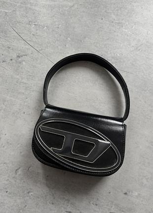 Маленька сумочка diesel з великою буквою d