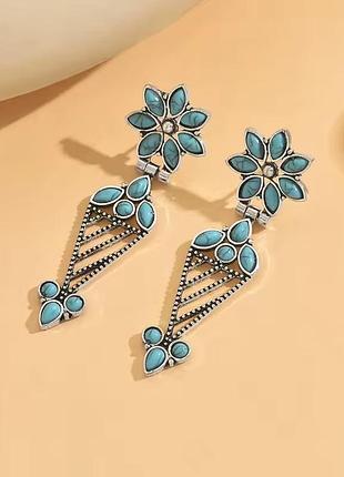 Етнічні подовжені сережки з бірюзовим акцентом