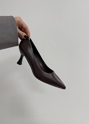 Туфлі на стійкому підборі