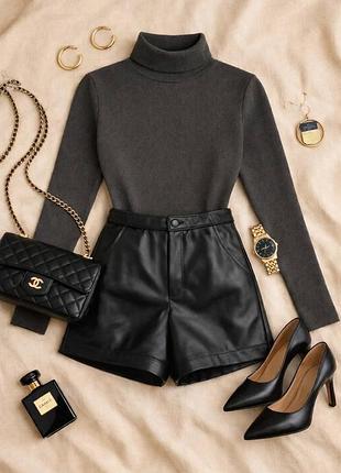 Жіночий класичний теплий екошкіряний трикотажний костюм двійка шорти і гольф
