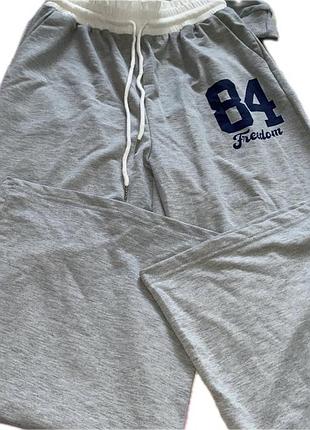 Костюм жіночий