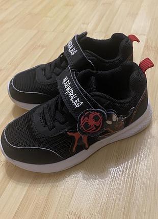 Дитячі кросівки розмір 18