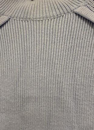 Светр жіночий