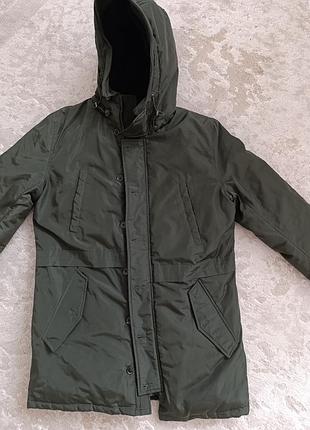 Чоловічий плащ темно зеленого кольору у хорошому стані. розмір л