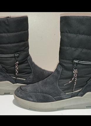 Брендові супер теплі шкіряні зимові чобітки superfit .