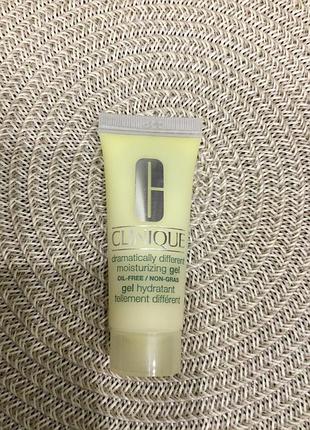 Зволоуючий гель для комбінованої і жирної шкіри clinique