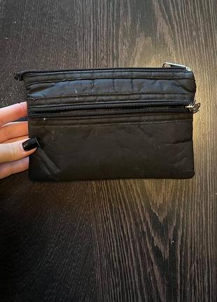 Чорний компактний гаманець з двома відділеннями на блискавці