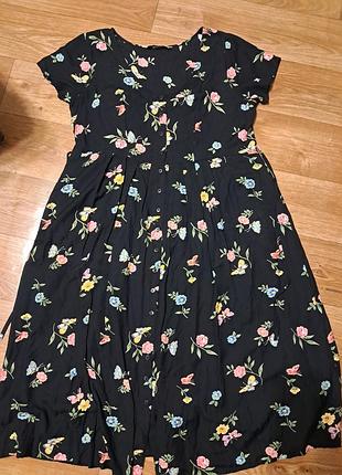 Гарна сукня в квітковий принт 54-56 розмір