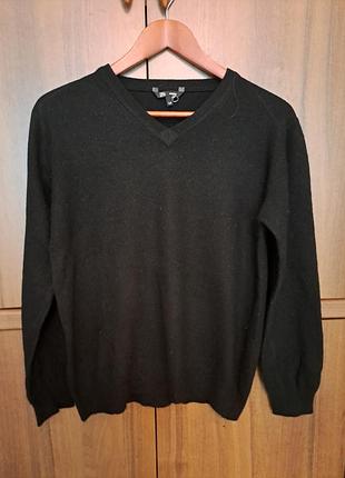 Пуловер черного цвета