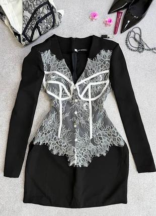 Жіноча молодіжна сукня з мереживом у кольорах