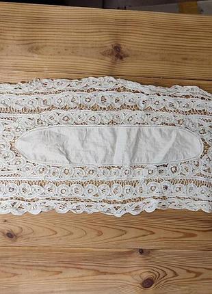 Милая винтажная салфетка на стол.дорожка