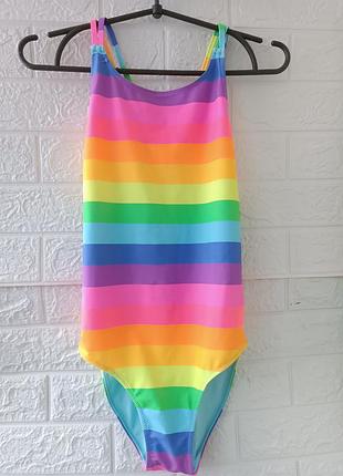 Чудовий купальник на дівчинку