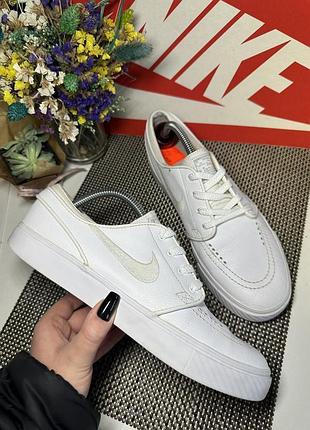 Оригинальные кожаные кроссовки nike