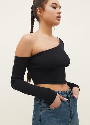 Гарний топ на одне плече