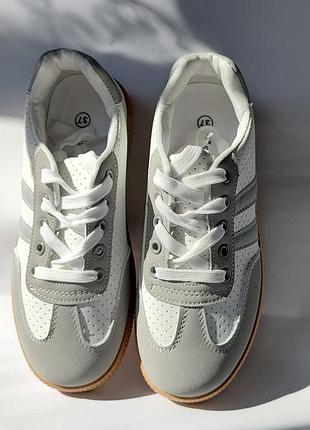 Розпродаж, класні зручні легкі кросівки кеди в наявності