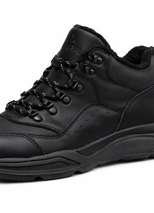 Кожаные утепленные кроссовки