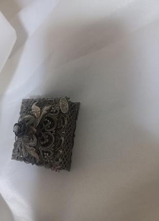 Вінтажна ажурна скринька