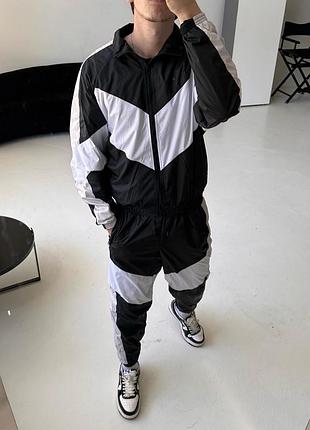 Класний спортивний костюм