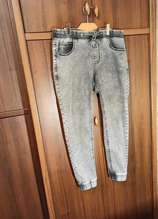 Джинсы женские
