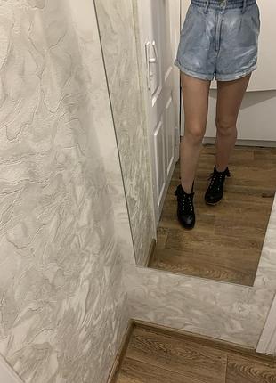 Шорти жіночі з підворотами