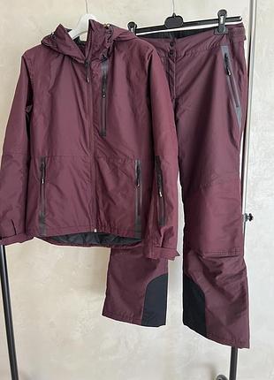 Жіночий лижний костюм