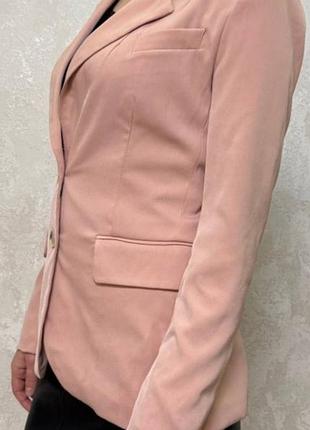 Элегантный розовый блейзер amisu