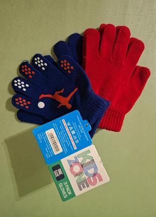 Перчатки детские с легким утеплением. 
набор состоит из 3 пар детских очаровательных перчаток.