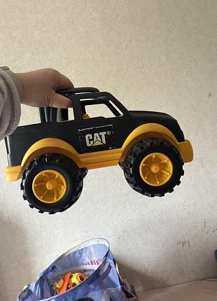 Машина cat велика
