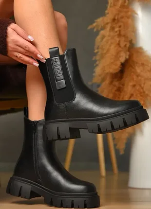 Ботинки женские зимние черного цвета