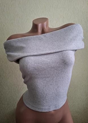 Теплий топ у рубчик. м'який топік із відкритими плечима. бандо.