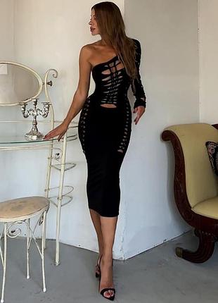 Распродажа платье prettylittlething миди с вырезами