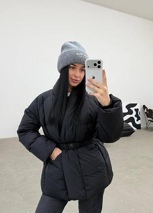 Теплий зимовий пуховик