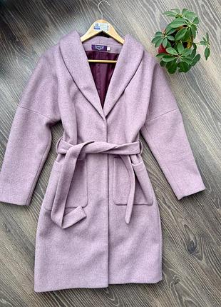 Елегантне жіноче пальто лілового кольору