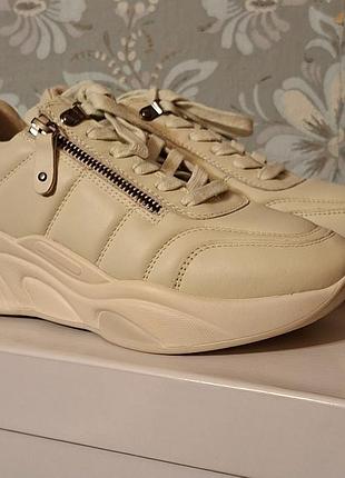 Karmela стильні кросівки з високоякісної шкіри! іспанія!