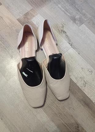 Туфлі,балетки