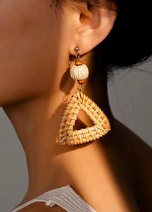 Повітряні сережки плетіння