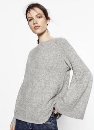 Сірий светр з широкими рукавами zara