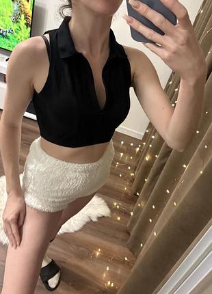 Спортивний топ на замочку з комірцем