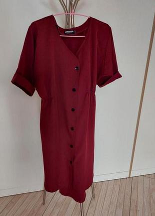 Чудова сукня гарного кольору