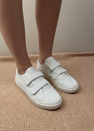 Кеди дитячі нові стильні бежеві на липучках