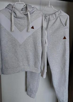 Продам зимние костюмы