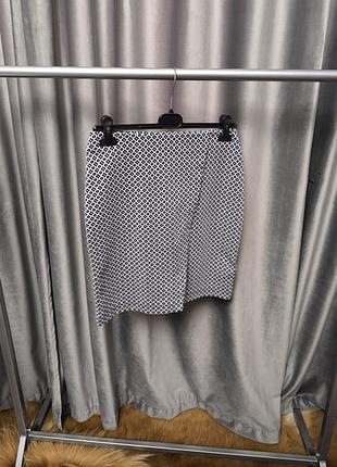 Привабливв спідниця