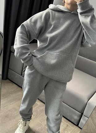 Жіночий спортивний костюм на флісі